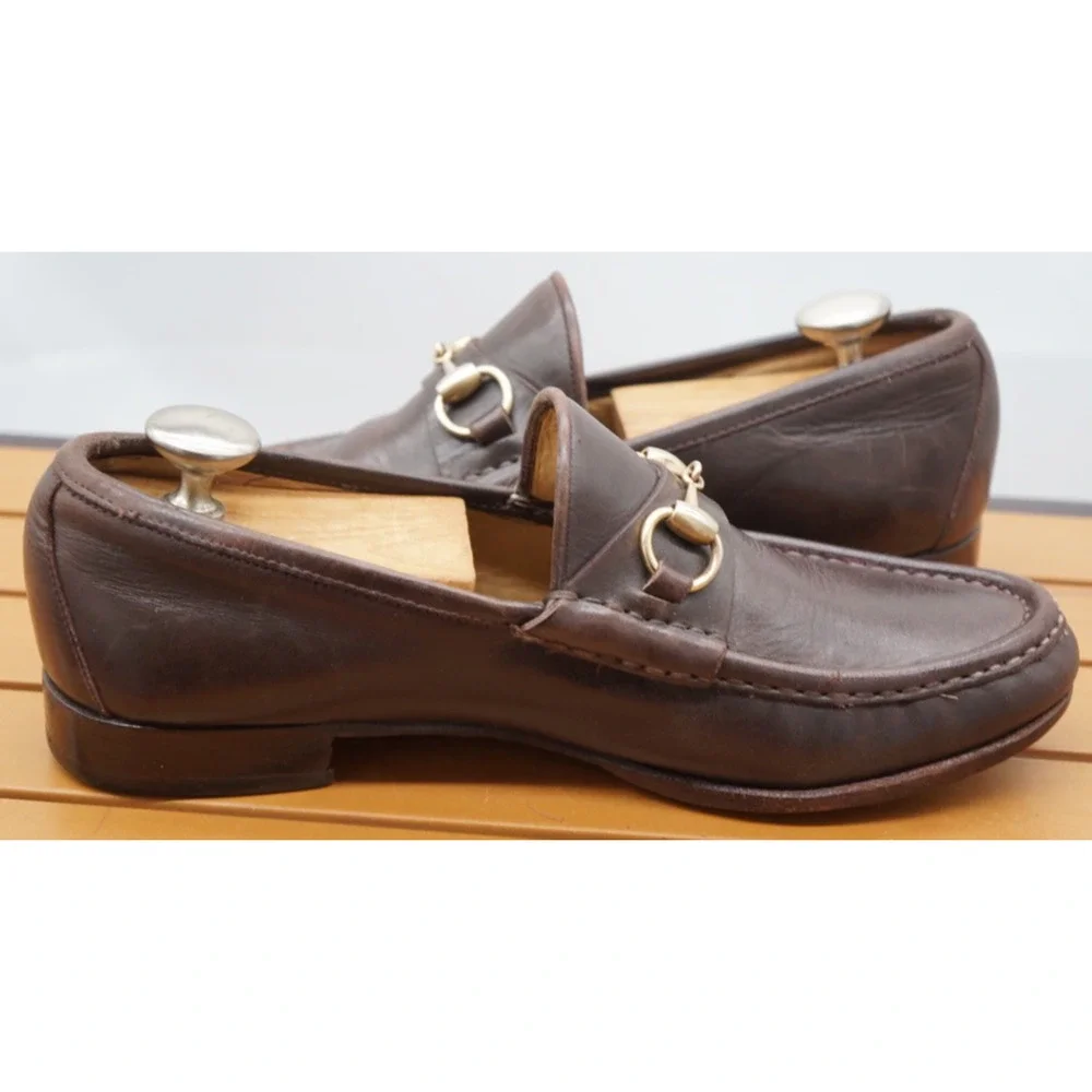 $1090 GUCCI men's leather horsebit loafers w/gold bit - dark brown - US 9.5 D